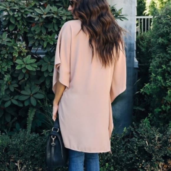 LAST ONE! Chic Kimono Hi-Lo Hem Shirt, Rose - Picture 3 of 8